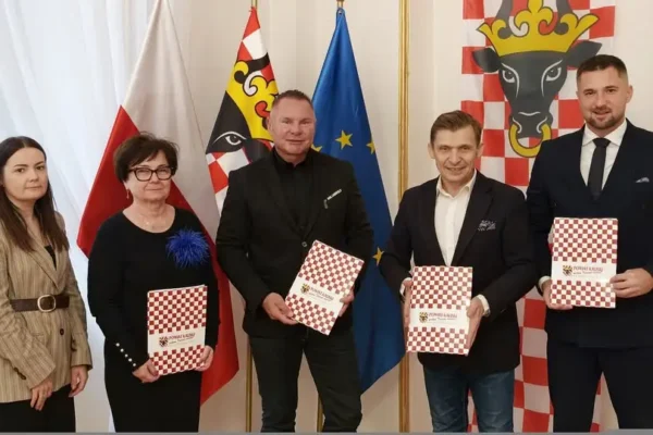 Powiat Kaliski modernizuje otoczenie dawnego Kolegium Jezuickiego