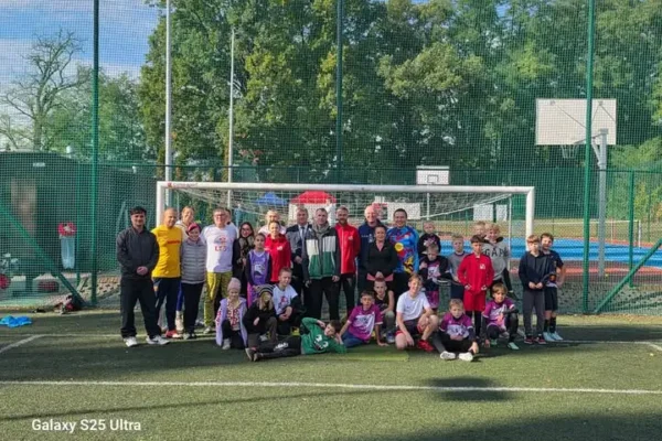 Sportowa integracja na Orliku w Opatówku – mecz rodzice kontra dzieci i mnóstwo atrakcji