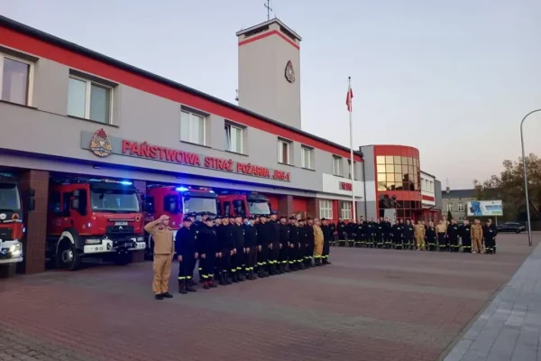 Minutą ciszy pożegnano strażaków z Niska, którzy zginęli na służbie