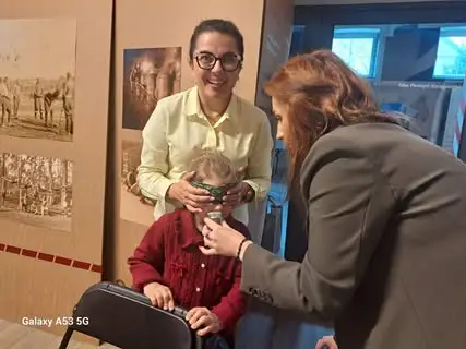 Jesienne spotkanie w Filii nr 6: przedszkolaki z ZSP nr 2 w Kaliszu odkrywały tajemnice przyrody