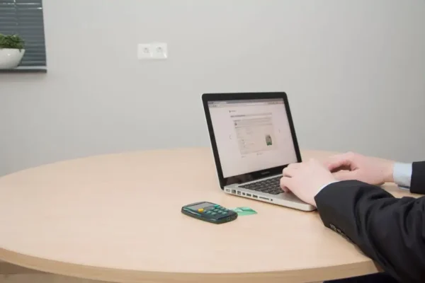 KNF i Policja ostrzegają przed oszustwami w crowdfundingu – bezpłatne webinarium