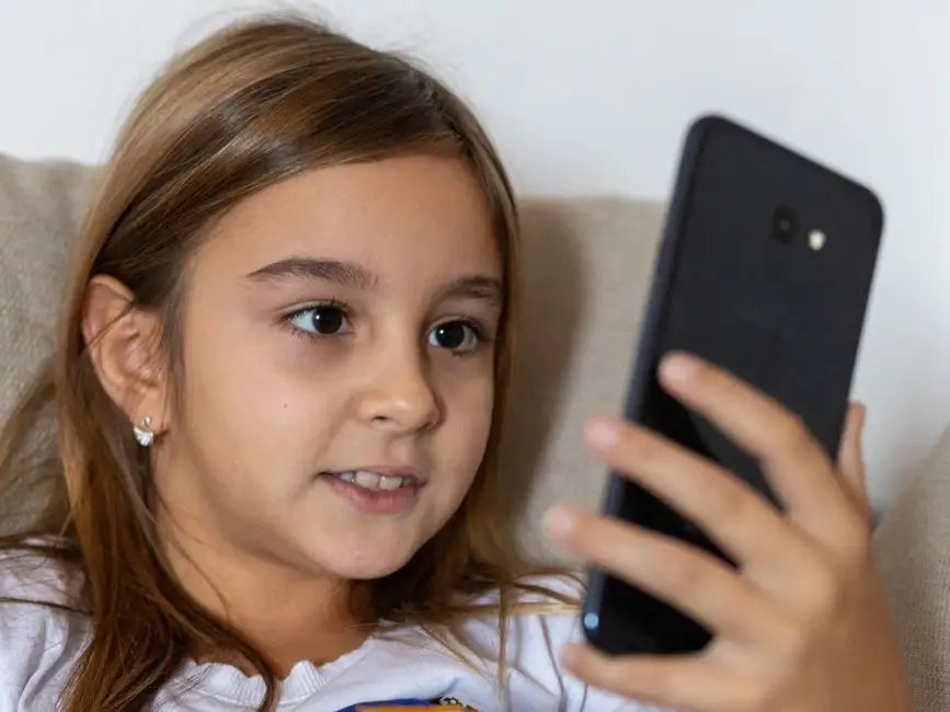 Resort cyfryzacji i edukacji chcą ograniczyć social media dla dzieci do 15 lat